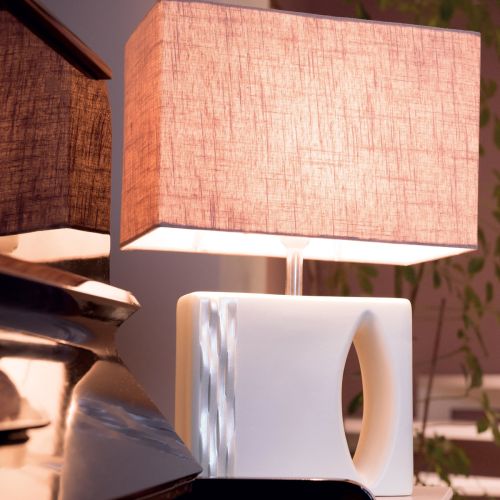 Lampada da tavolo colore bianco