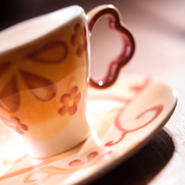 Set Tazza E Piattino In Ceramica Dipinta A Mano Motivo Floreale – 250 Ml, Stile Coreano, Forma Irregolare, Per Cappuccino E Tè, Lavastoviglie